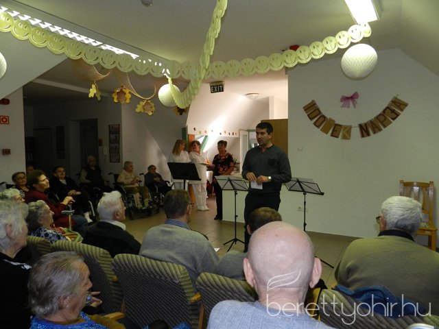 Az időseket köszöntötték 04